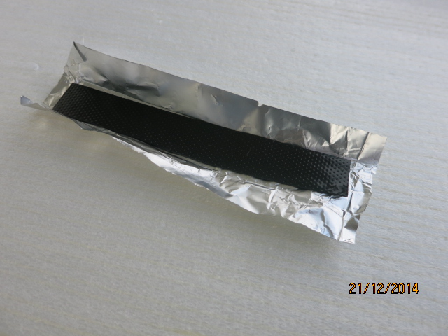 File:Self sealing in alufoil unpacked.jpg